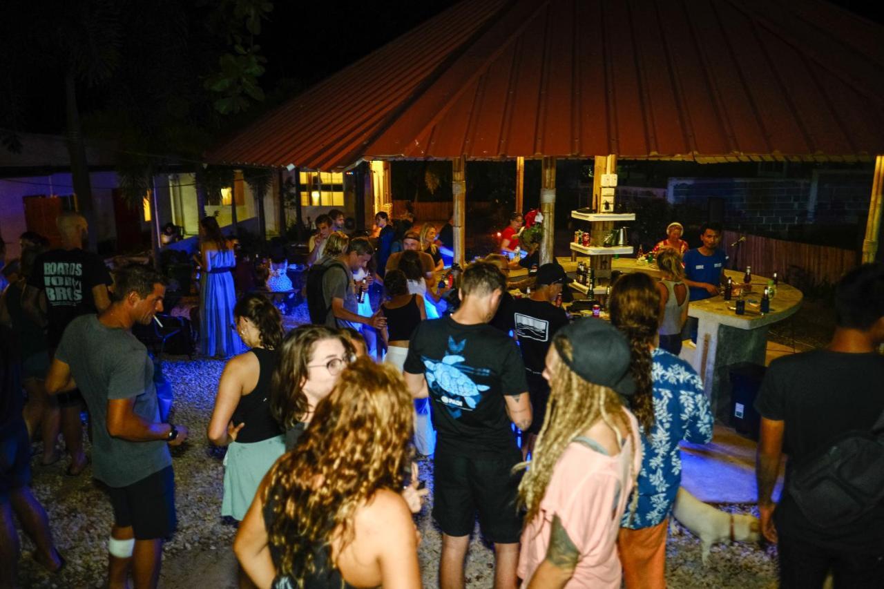 Escape Divers - Jungle Hostel And Dive Centre Тау Экстерьер фото